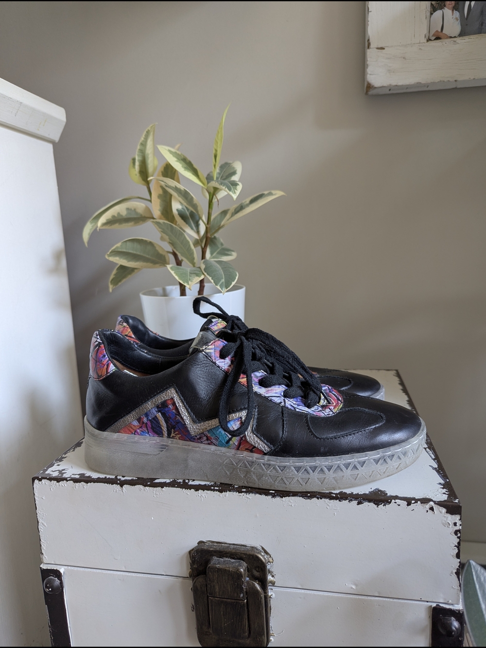 MJUS Leather Sneakers with Multicolor Accent Panels